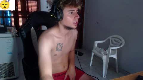 Snapshot of ramisexyloveyou chatting on 02-04-25, 03:15 Ramiro online show from 02-04-25, 03:15