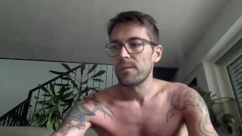 Snapshot of ramler0815 chatting on 07-08-26, 09:03 ramler0815 online show from 07-08-26, 09:03