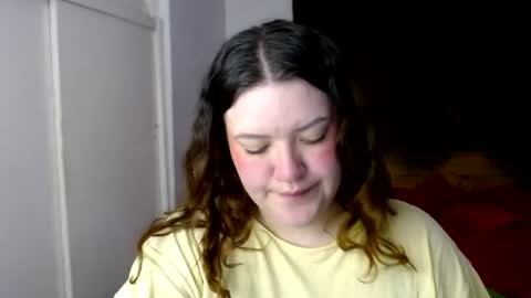 Snapshot of ramona15 chatting on 07-18-26, 01:43 Ramona online show from 07-18-26, 01:43