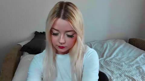 Snapshot of ramonadellavalle chatting on 06-11-26, 02:11 10Kay online show from 06-11-26, 02:11