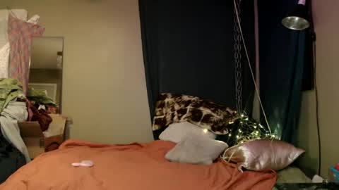 Snapshot of ramonaquinn chatting on 02-27-25, 07:23 RAMONA Q online show from 02-27-25, 07:23