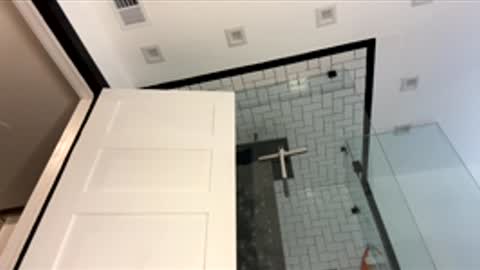 Snapshot of ramonaquinn chatting on 11-26-25, 11:33 RAMONA Q online show from 11-26-25, 11:33