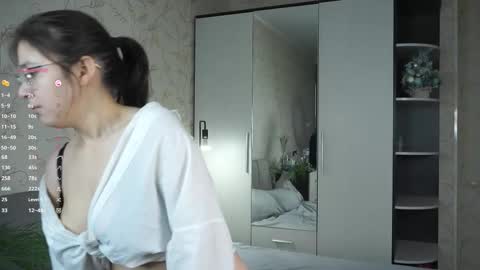 Snapshot of randichaplin chatting on 09-14-25, 07:18 Vilda online show from 09-14-25, 07:18