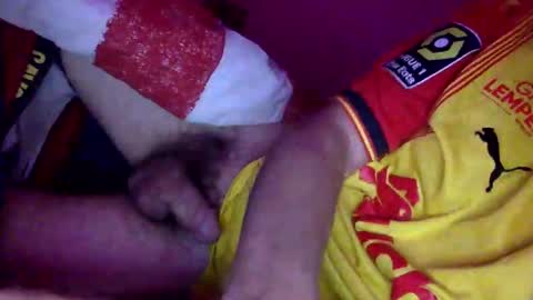 Snapshot of randobad12 chatting on 12-29-24, 08:37 randobad12 online show from 12-29-24, 08:37