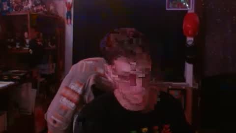Snapshot of randommister420 chatting on 06-19-26, 04:17 Tall420 online show from 06-19-26, 04:17