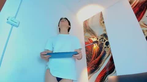 raphael_nyon1 online show from 05-15-26, 04:30