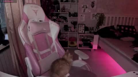 Snapshot of rapunzel_cute chatting on 11-05-25, 01:44 Rapunzel online show from 11-05-25, 01:44