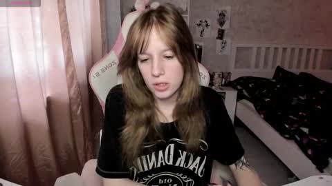 Snapshot of rapunzel_cute chatting on 02-28-26, 01:23 Rapunzel online show from 02-28-26, 01:23