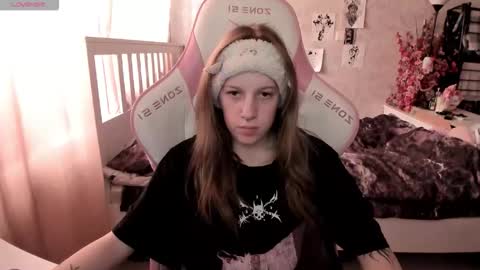 Snapshot of rapunzel_cute chatting on 03-14-26, 01:27 Rapunzel online show from 03-14-26, 01:27