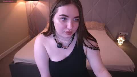 Snapshot of rapunzelangel chatting on 05-17-26, 06:22 rapunzelangel online show from 05-17-26, 06:22
