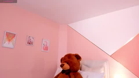 Raquel Moon online show from 03-19-26, 04:55