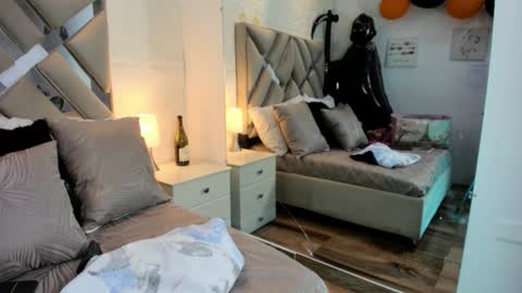 Raquel Moore  online show from 11-03-25, 05:03