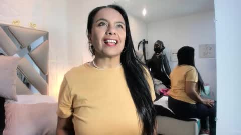 Raquel Moore  online show from 11-07-25, 11:54