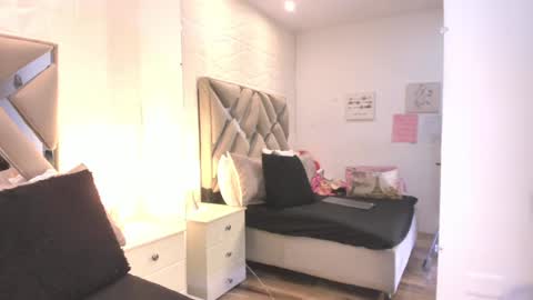 Raquel Moore  online show from 02-26-26, 12:48