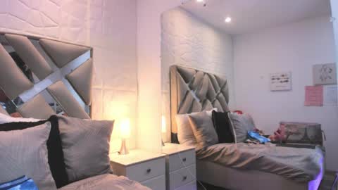 Raquel Moore  online show from 04-03-26, 01:42