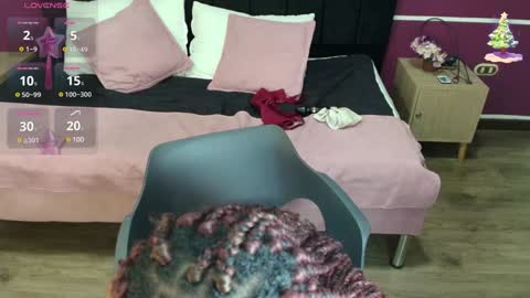 Snapshot of raqueljones_ chatting on 12-20-24, 01:47 Raquel online show from 12-20-24, 01:47