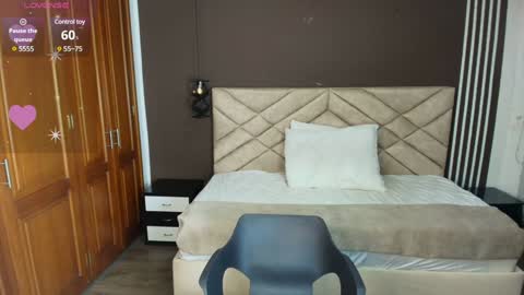 Snapshot of raqueljones_ chatting on 02-03-25, 11:42 Raquel online show from 02-03-25, 11:42