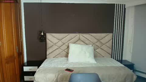 Snapshot of raqueljones_ chatting on 02-09-25, 11:25 Raquel online show from 02-09-25, 11:25