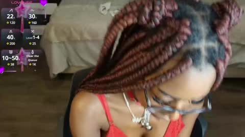 Snapshot of raqueljones_ chatting on 02-16-25, 02:32 Raquel online show from 02-16-25, 02:32
