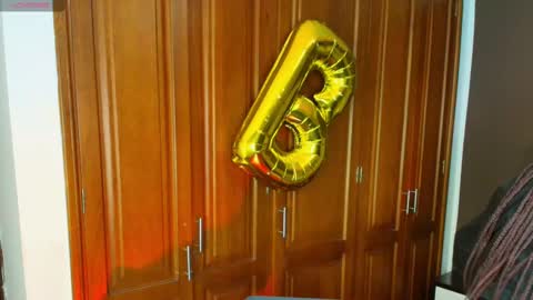 Snapshot of raqueljones_ chatting on 02-20-25, 11:42 Raquel online show from 02-20-25, 11:42