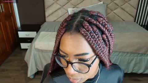 Snapshot of raqueljones_ chatting on 02-21-25, 11:44 Raquel online show from 02-21-25, 11:44