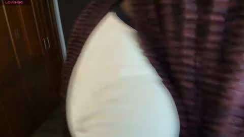 Snapshot of raqueljones_ chatting on 03-04-25, 11:40 Raquel online show from 03-04-25, 11:40
