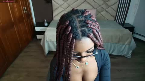 Snapshot of raqueljones_ chatting on 03-07-25, 11:40 Raquel online show from 03-07-25, 11:40