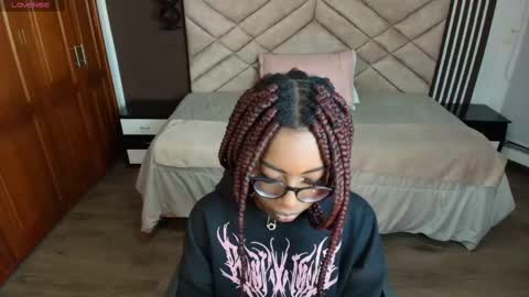 Snapshot of raqueljones_ chatting on 03-11-25, 11:33 Raquel online show from 03-11-25, 11:33