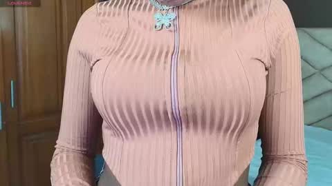Snapshot of raqueljones_ chatting on 09-09-25, 12:15 Raquel online show from 09-09-25, 12:15