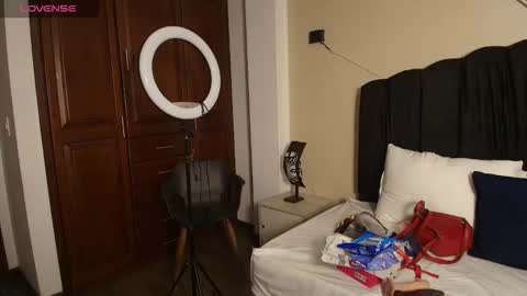 Snapshot of raqueljones_ chatting on 10-12-25, 11:42 Raquel online show from 10-12-25, 11:42