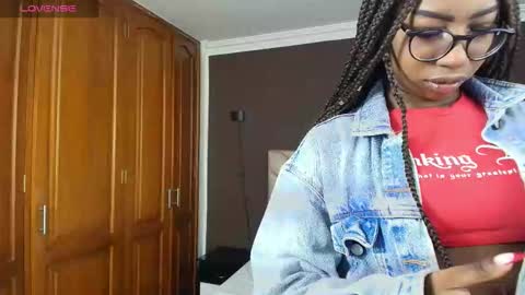 Snapshot of raqueljones_ chatting on 10-16-25, 11:55 Raquel online show from 10-16-25, 11:55