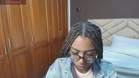 Snapshot of raqueljones_ chatting on 10-22-25, 12:05 Raquel online show from 10-22-25, 12:05