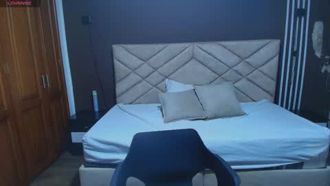 Raquel online show from 11-21-25, 11:42