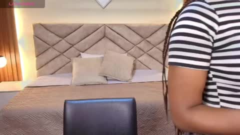 Snapshot of raqueljones_ chatting on 04-21-26, 12:11 Raquel online show from 04-21-26, 12:11