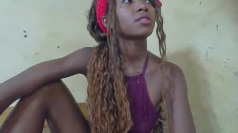 Snapshot of rasoanirinaa chatting on 04-27-26, 11:19 rasoanirinaa online show from 04-27-26, 11:19