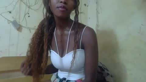 Snapshot of rasoanirinaa chatting on 05-06-26, 06:30 rasoanirinaa online show from 05-06-26, 06:30