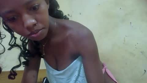 Snapshot of rasoanirinaa chatting on 05-27-26, 04:53 rasoanirinaa online show from 05-27-26, 04:53