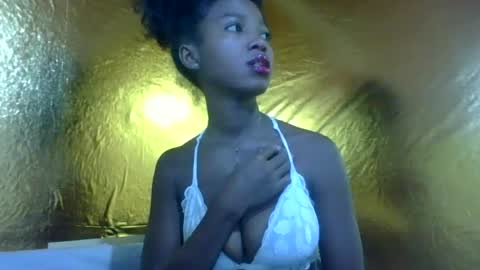 Snapshot of rasoanirinaa chatting on 06-17-26, 05:21 rasoanirinaa online show from 06-17-26, 05:21