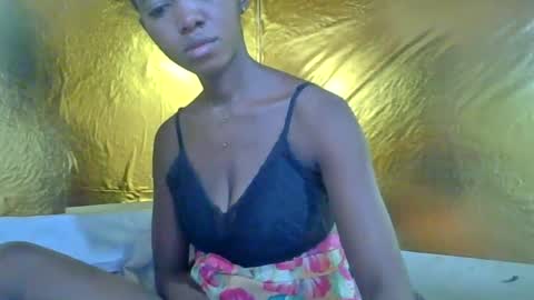Snapshot of rasoanirinaa chatting on 06-18-26, 10:03 rasoanirinaa online show from 06-18-26, 10:03