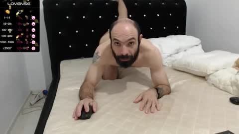 Snapshot of raul27big chatting on 10-12-25, 01:43 RaulWildBoy27 online show from 10-12-25, 01:43