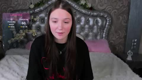 Snapshot of raven_crowe chatting on 02-24-26, 01:31 Raven online show from 02-24-26, 01:31