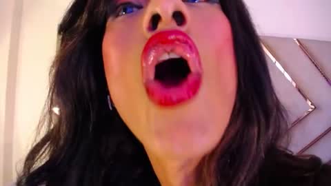 Snapshot of raven_foxter1 chatting on 06-11-26, 05:44 RAVEN FOXTER online show from 06-11-26, 05:44