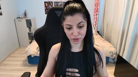 raven_haired_goddess online show from 04-09-26, 07:47