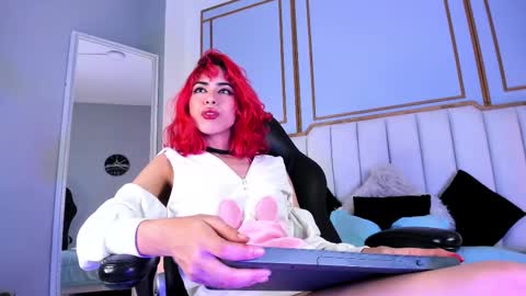 raven_jade_ online show from 01-28-25, 09:08