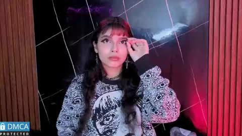 raven_rox_ online show from 11-25-25, 03:28