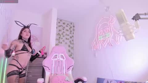 .  online show from 10-24-25, 04:03