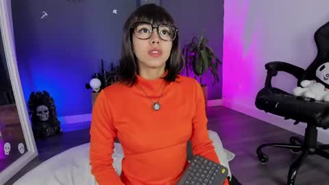 Snapshot of ravenwitch_ chatting on 06-29-26, 05:57 Raven Witch online show from 06-29-26, 05:57