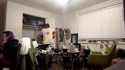 Snapshot of ravenxbeastie chatting on 02-08-25, 04:36 ravenxbeastie online show from 02-08-25, 04:36