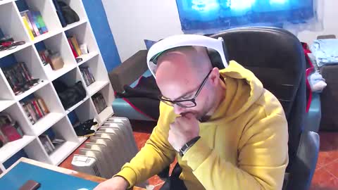 ravingr3d3 online show from 12-19-25, 11:50