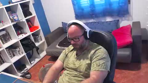 Snapshot of ravingr3d3 chatting on 06-29-26, 10:15 ravingr3d3 online show from 06-29-26, 10:15